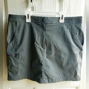 L.L. Bean Women's Plus Comfort Trail Gray Cargo Skort In Gray Size 16
